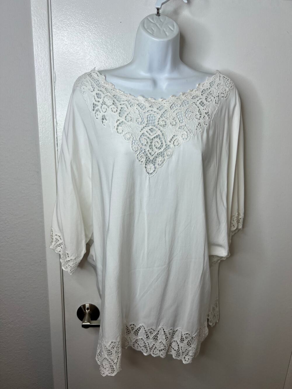 Women's Lace Detail Short Dolman Sleeve Tunic Blouse White ~ Size XL